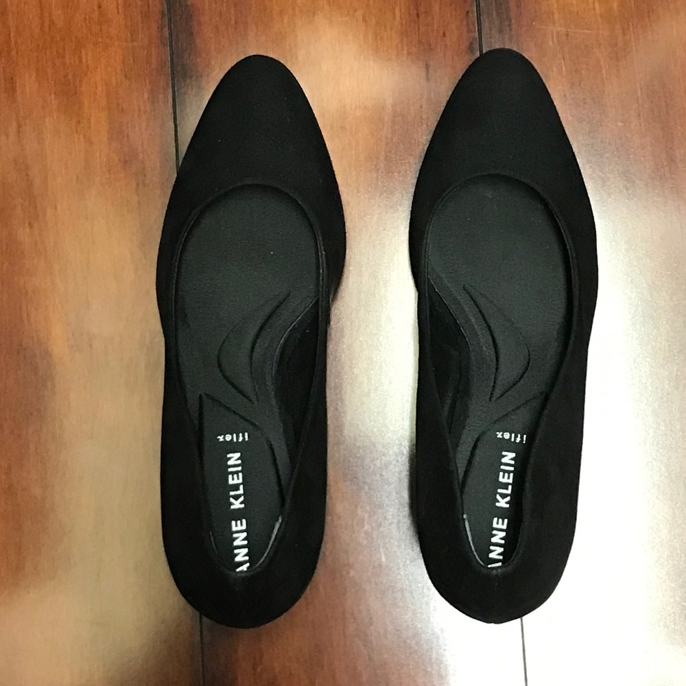 Anne Klein , Jovanna, black Suede shoe , EUC SZ 8.5
